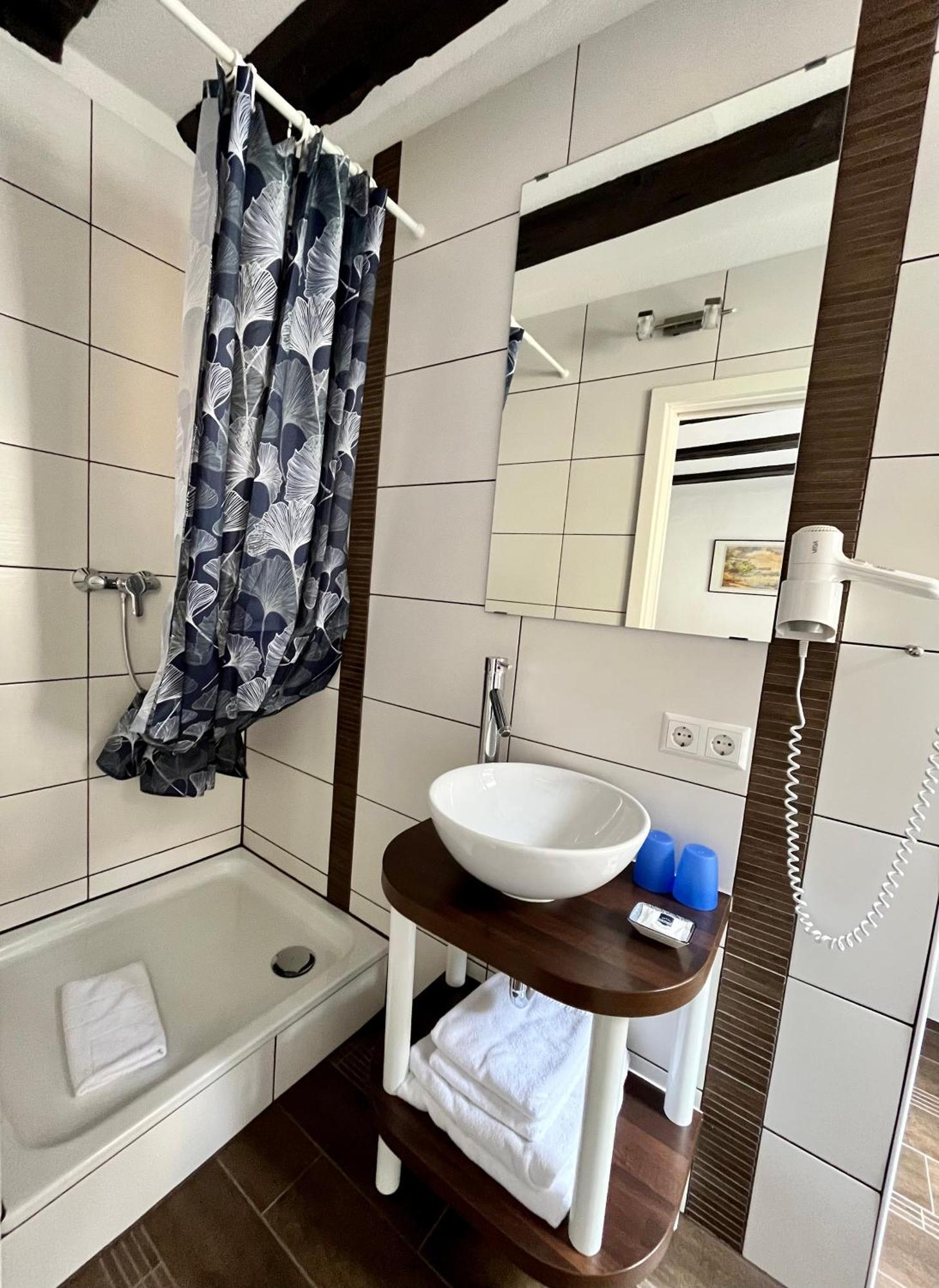 Gaestehaus Am Hafen 미르스부르크 외부 사진