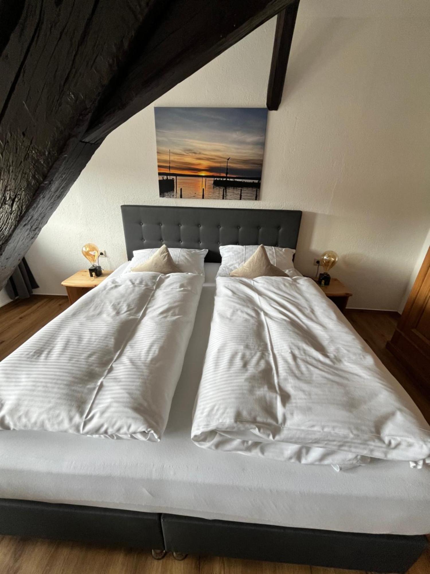 Gaestehaus Am Hafen 미르스부르크 외부 사진